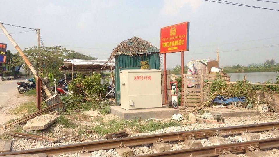 Hà Nội: Tàu hỏa tông ô tô, 5 người tử vong, 2 người nguy kịch - 6 Hà Nội: Tàu hỏa tông ô tô, 5 người tử vong, 2 người nguy kịch - 6