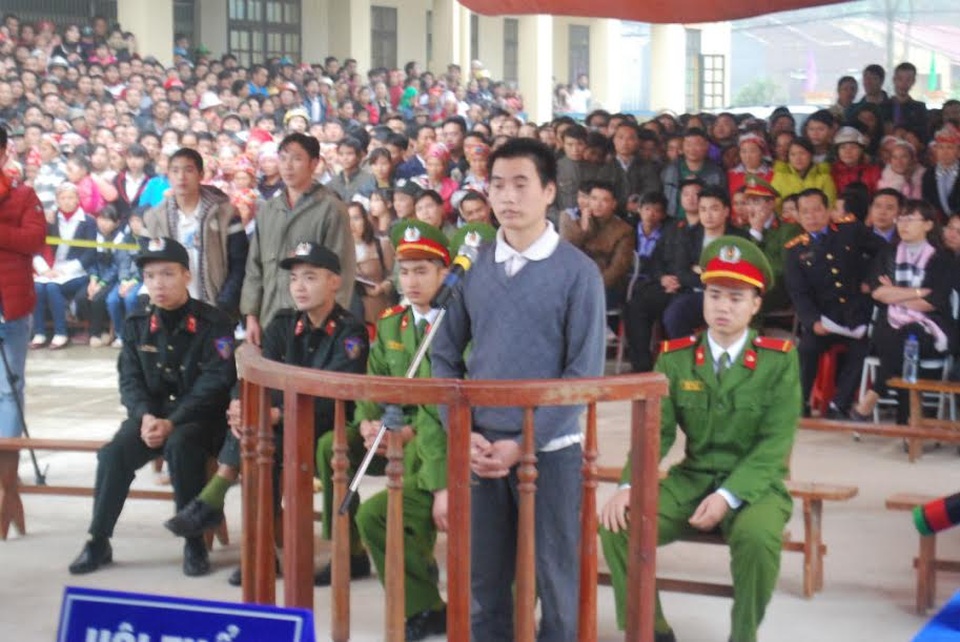 Tử hình kẻ sát hại 4 người trong một gia đình ở Lào Cai - 1 Hung thủ Tẩn Láo Lở tại phiên xét xử sáng nay (25/12)