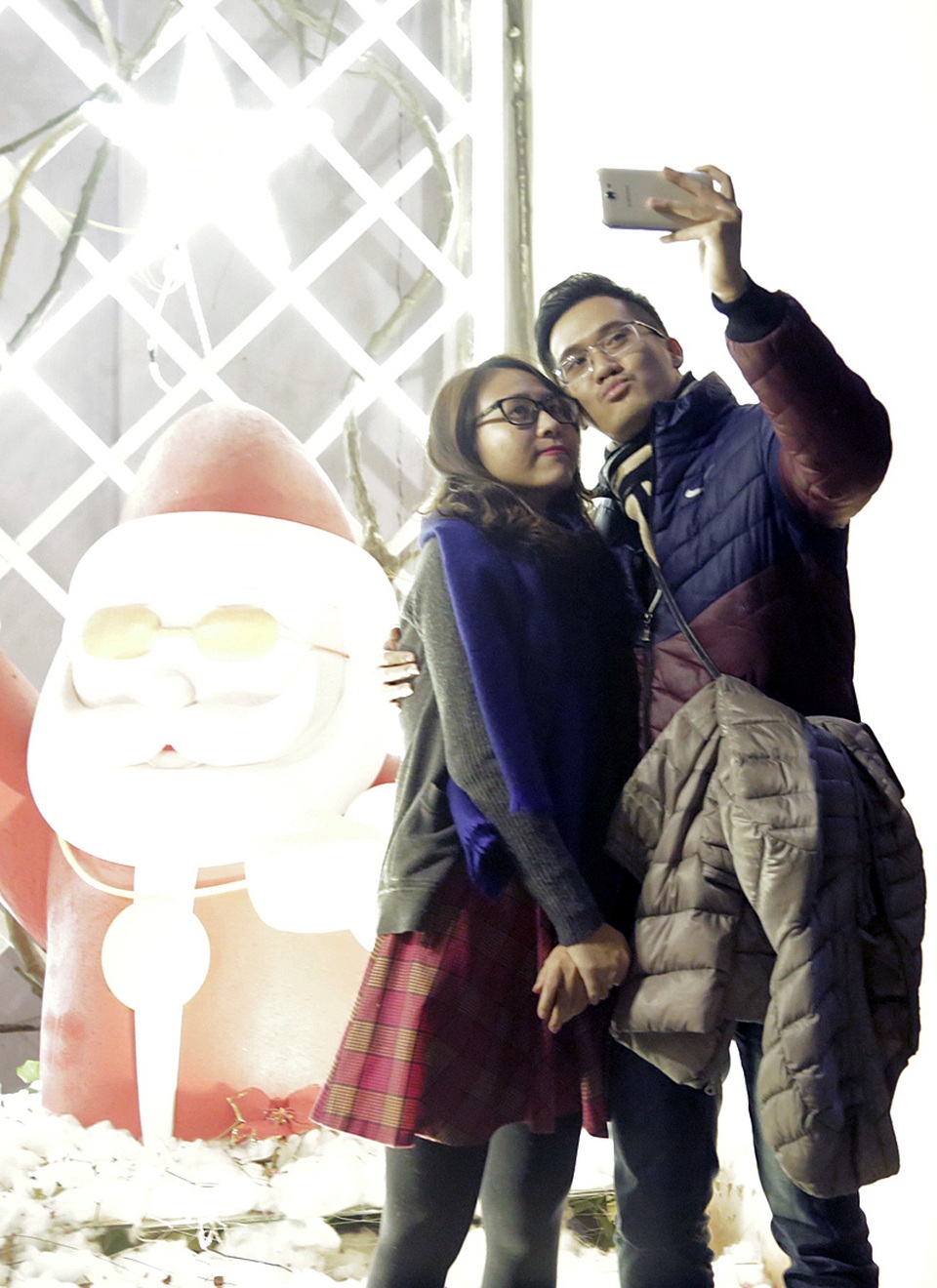 Ngỡ ngàng vườn Giáng sinh lung linh trong trường Đại học - 11