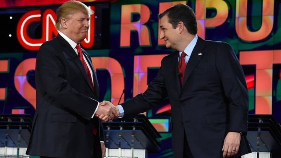 Đối thủ Ted Cruz tuyên bố dồn phiếu ủng hộ Donald Trump làm tổng thống - 1
Ứng viên Donald Trump (trái) và đối thủ Ted Cruz. (Ảnh: Getty)