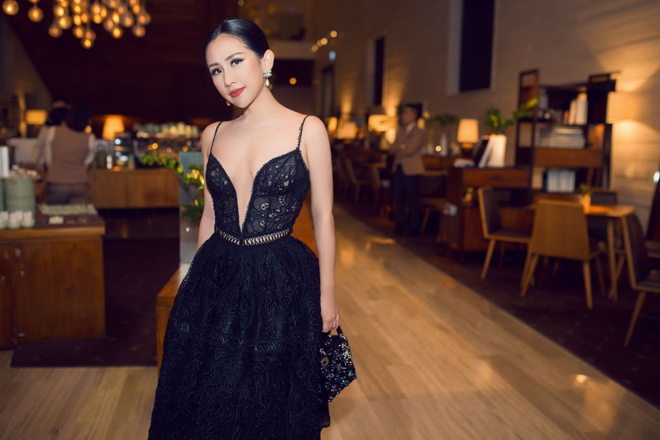 Trâm Nguyễn “đọ sexy” với Khánh My - 1 Trâm Nguyễn “đọ sexy” với Khánh My - 1