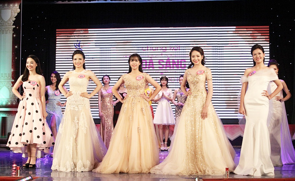 Nữ sinh THPT Việt Đức đăng quang Nét đẹp Tràng An 2016 - 1
Top 5 cô gái xinh đẹp nhất chung kết Nét đẹp Tràng An 2016