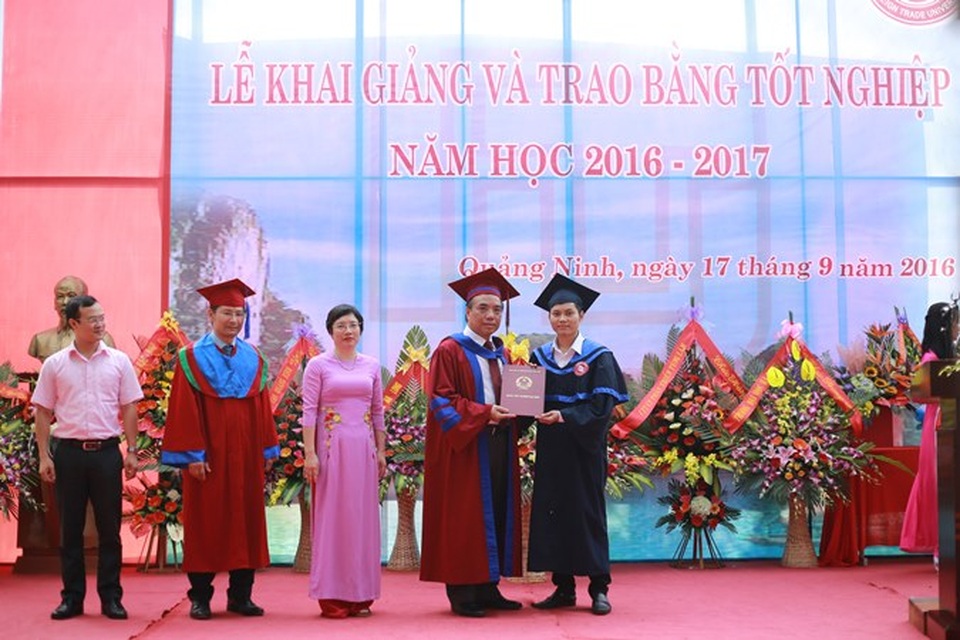 Trường ĐH Ngoại thương – Cơ sở Quảng Ninh tưng bừng tổ chức Lễ khai giảng năm học mới - 4 Trường ĐH Ngoại thương – Cơ sở Quảng Ninh tưng bừng tổ chức Lễ khai giảng năm học mới - 4
