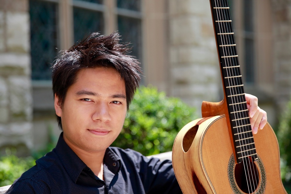 9X từng gặt 6 học bổng thạc sĩ quốc tế giành giải Nhì guitar tại Đức - 1
Tuấn An là người Việt Nam đầu tiên đoạt giải tại cuộc thi lớn Berlin International guitar competition.