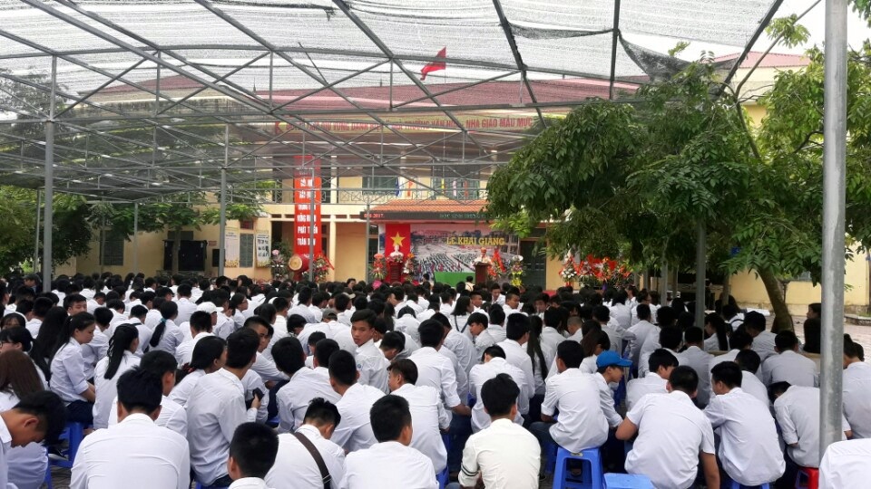 Lãnh đạo Đảng, Nhà nước dự khai giảng cùng các em học sinh - 38
Buổi tuyên truyền giúp các em nhận thức đúng đắn và nghiêm chỉnh chấp hành luật an toàn giao thông. (ảnh: Tiến Nguyên)