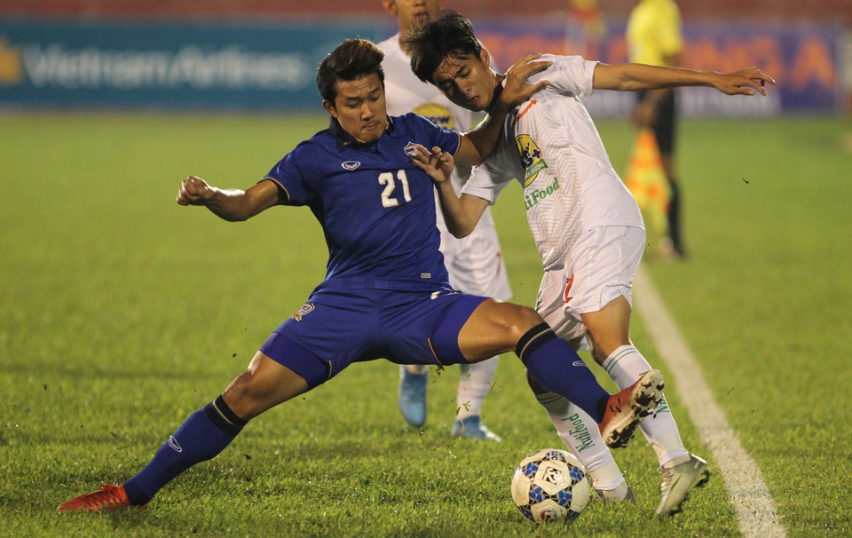 Công Phượng mờ nhạt, U21 HA Gia Lai trắng tay trước U21 Thái Lan - 2
Trận đấu diễn ra khá căng thẳng, ảnh: Nguyễn Đình