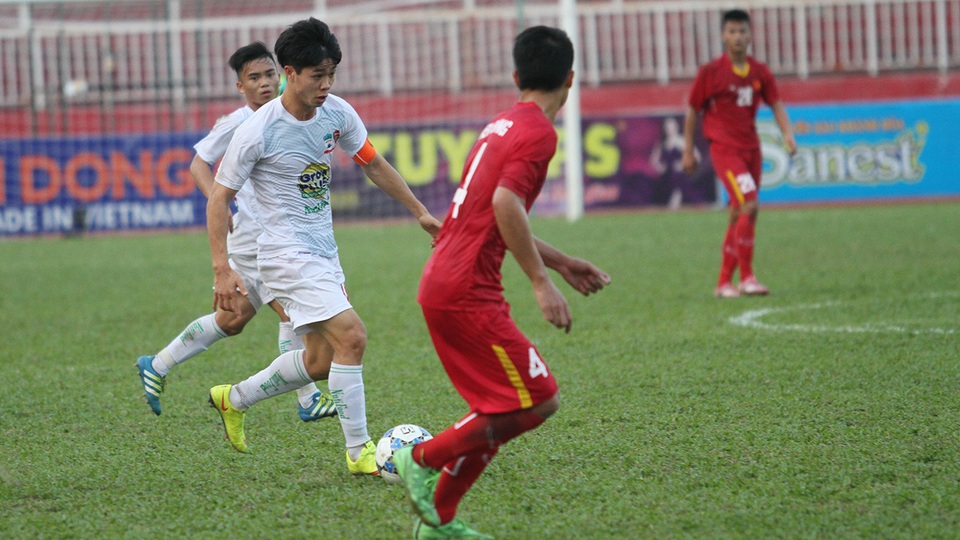 
Công Phượng chơi đầy cố gắng ở trận đấu này
