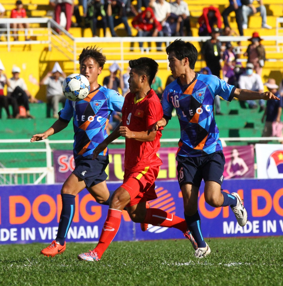 HLV Phạm Minh Đức: “Lứa U19 hiện tại kém U19 thời của Công Phượng” - 1
HLV Minh Đức không hài lòng về chất lượng U21 Việt Nam hiện tại - Ảnh: Nguyễn Đỉnh