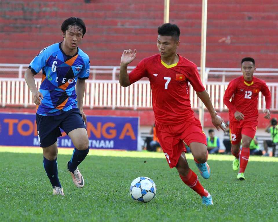 Thua U21 Yokohama, U21 Việt Nam vẫn vào bán kết - 2
Thầy trò HLV Minh Đức bỏ lỡ khá nhiều cơ hội