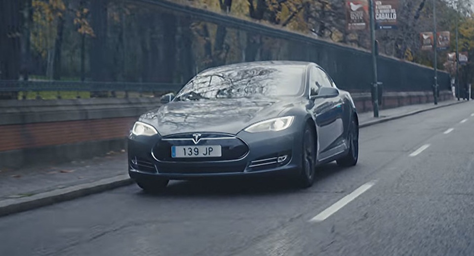 Uber triển khai đội xe Tesla Model S tại Madrid - 1 Uber triển khai đội xe Tesla Model S tại Madrid - 1
