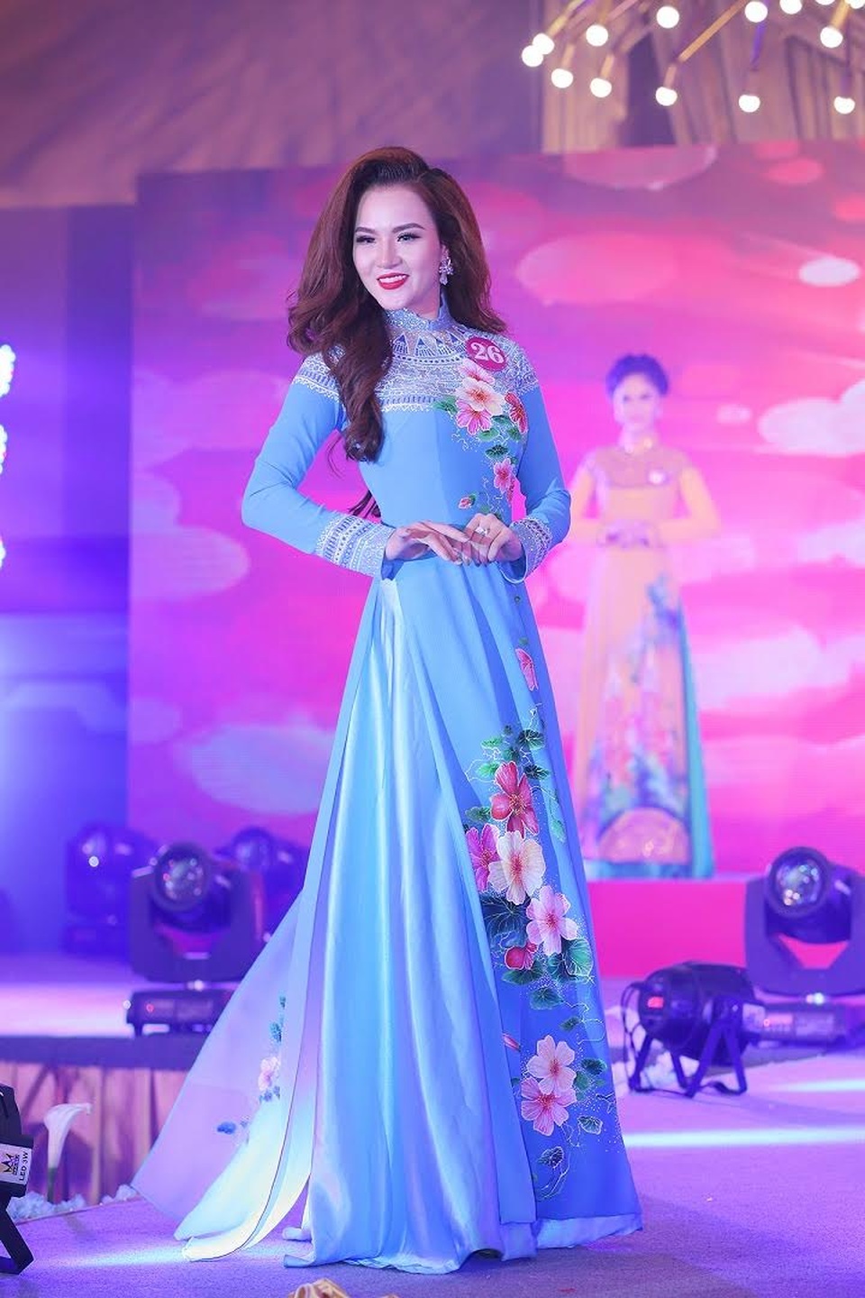 Ngọc Châm bất ngờ đăng quang Á hậu Hoa hậu doanh nhân Thế giới người Việt - 2 Ngọc Châm bất ngờ đăng quang Á hậu Hoa hậu doanh nhân Thế giới người Việt - 2