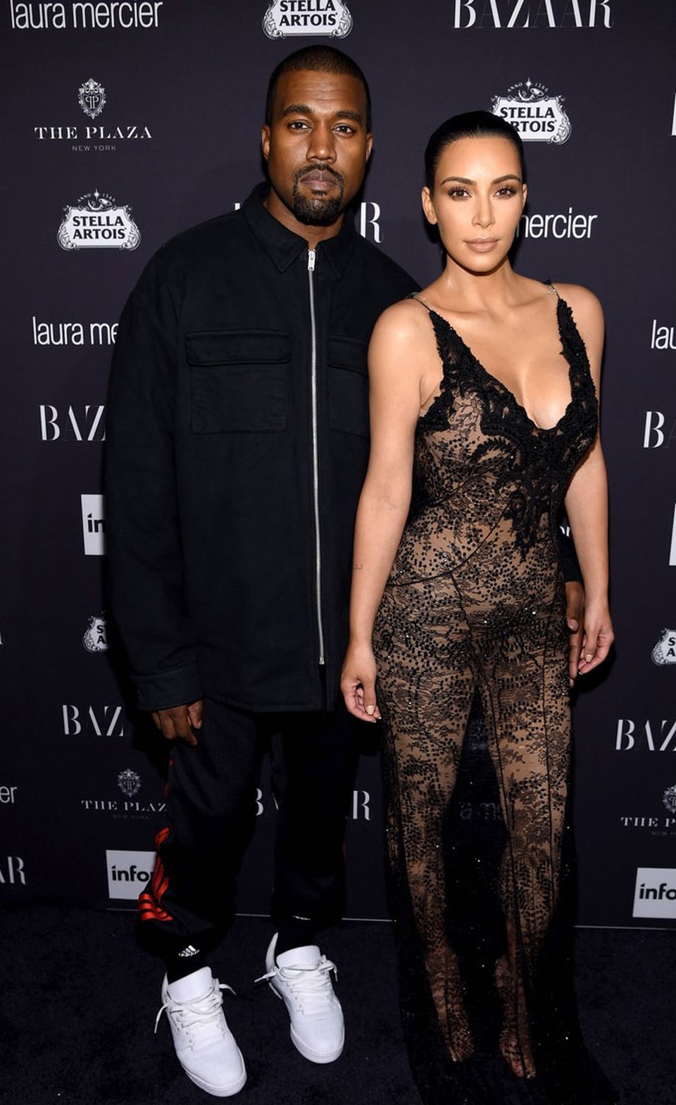 Phản cảm với thời trang "mặc như không" của Kim Kardashian - 9 Phản cảm với thời trang "mặc như không" của Kim Kardashian - 9