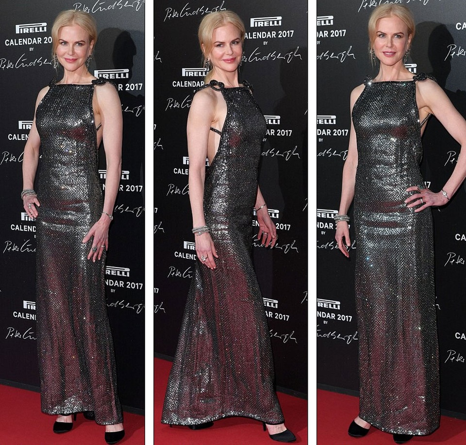 
Nicole Kidman thu hút mọi ánh nhìn khi xuất hiện tại sự kiện ở Paris, Pháp, ngày 29/11. Nữ diễn viên người Úc diện đầm dạ hội ánh kim với phần cắt cúp ấn tượng ở lưng.
