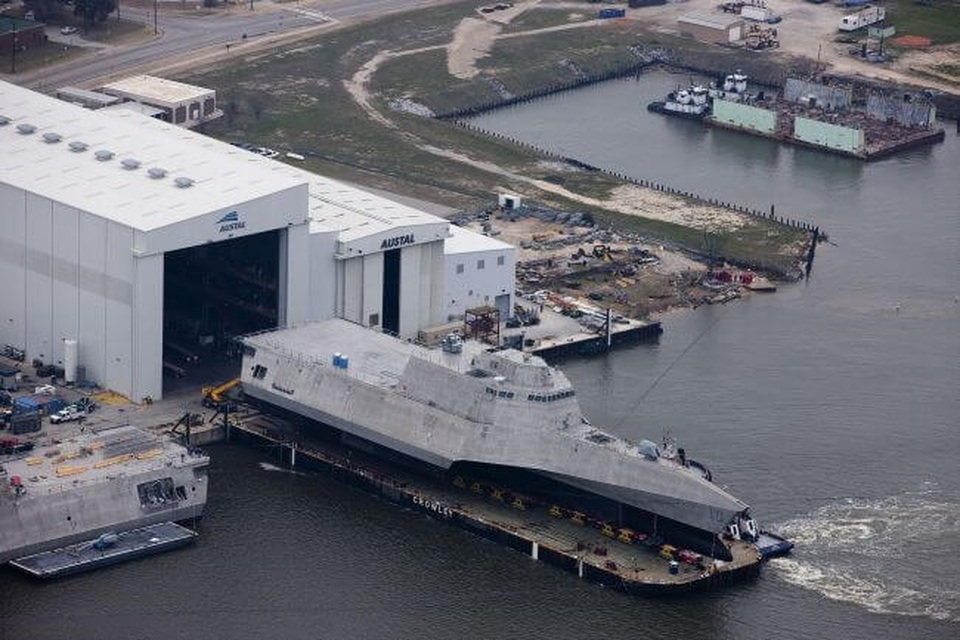 Tàu chiến 475 triệu USD của Mỹ sắp rẽ sóng - 1
USS Gabrielle Giffords mới đây đã được bàn giao cho Hải quân Mỹ (Ảnh: wikimedia.org)