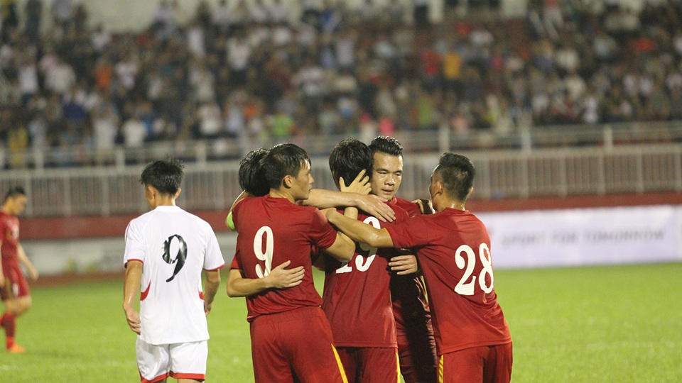 Việt Nam 5-2 CHDCND Triều Tiên: Chiến thắng thuyết phục - 4
Niềm vui của Tuấn Anh sau bàn gỡ hòa 1-1