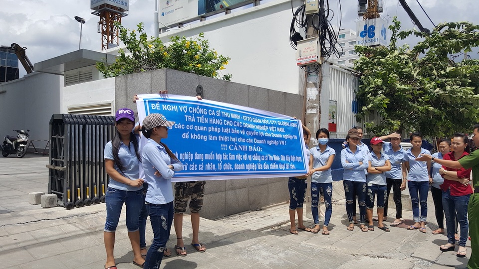 Chồng ca sĩ Thu Minh tiếp tục bị đòi nợ - 3
Vào tháng 8/2016, công ty Gia Hân cũng đã đến công ty Global Home để đòi nợ