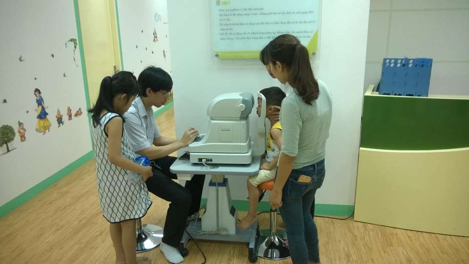 Cải thiện thị lực cho trẻ bị cận thị bằng… tập luyện - 1 Cải thiện thị lực cho trẻ bị cận thị bằng… tập luyện - 1