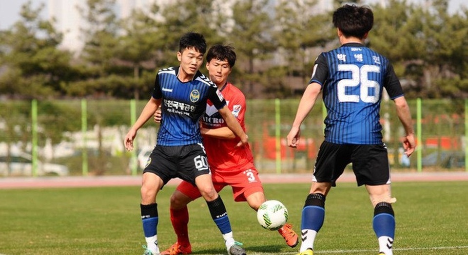 Xuân Trường đá chính, Incheon tiến gần suất trụ hạng - 1
Xuân Trường đá chính trong trận đấu mà Icheon giành chiến thắng