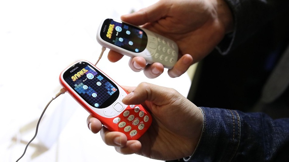 Nokia và BlackBerry liệu có "đổi đời" khi hồi sinh huyền thoại cũ? - 1 Đã là người dùng 8X - 9X thì chắc hẳn ai cũng từng một thời say mê trò chơi rắn săn mồi trên các dòng điện thoại Nokia.