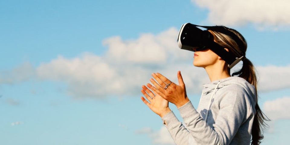 6 ứng dụng thiết thực của VR khi được áp dụng trong cuộc sống - 1 6 ứng dụng thiết thực của VR khi được áp dụng trong cuộc sống - 1
