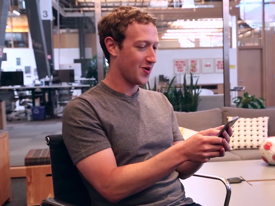 Rộ tin Facebook bắt tay sản xuất thiết bị bí ẩn - 1 Rộ tin Facebook bắt tay sản xuất thiết bị bí ẩn - 1