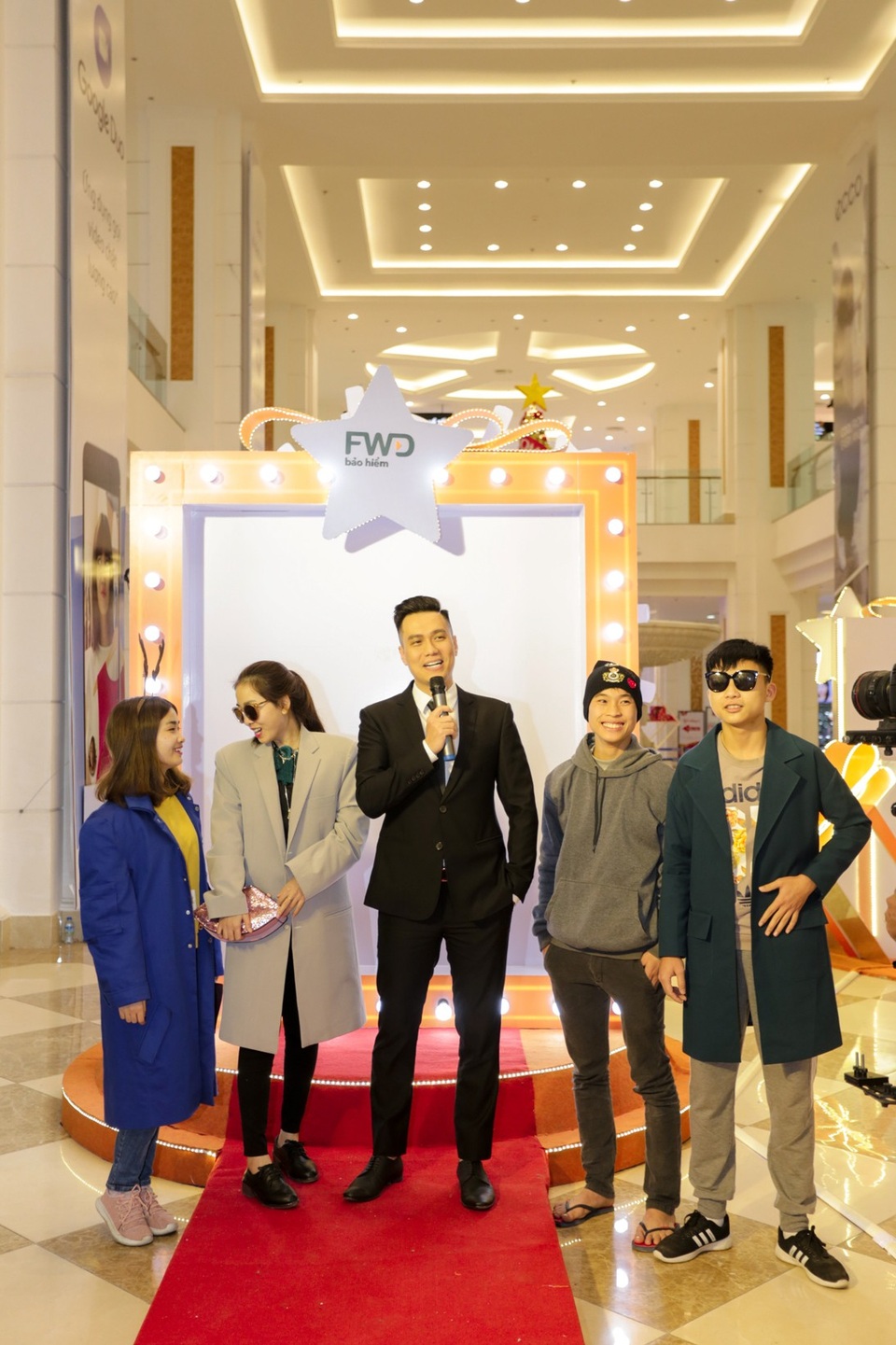 FWD cùng dàn sao nổi tiếng đốt nóng không khí lễ hội tại Hà Nội - 3 FWD cùng dàn sao nổi tiếng đốt nóng không khí lễ hội tại Hà Nội - 3