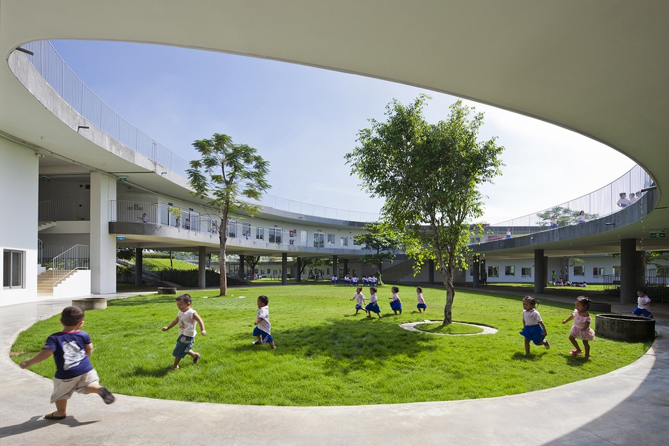Nhà trẻ xanh Đồng Nai đạt giải kiến trúc quốc tế - 1 Công trình “Farming Kindergarten” - Nhà trẻ xanh của VTN Architects (Vo Trong Nghia Architects) vinh dự nhận giải thưởng Danh dự ở thể loại Công trình trong giải thưởng Zumtobel Group Award 2017.