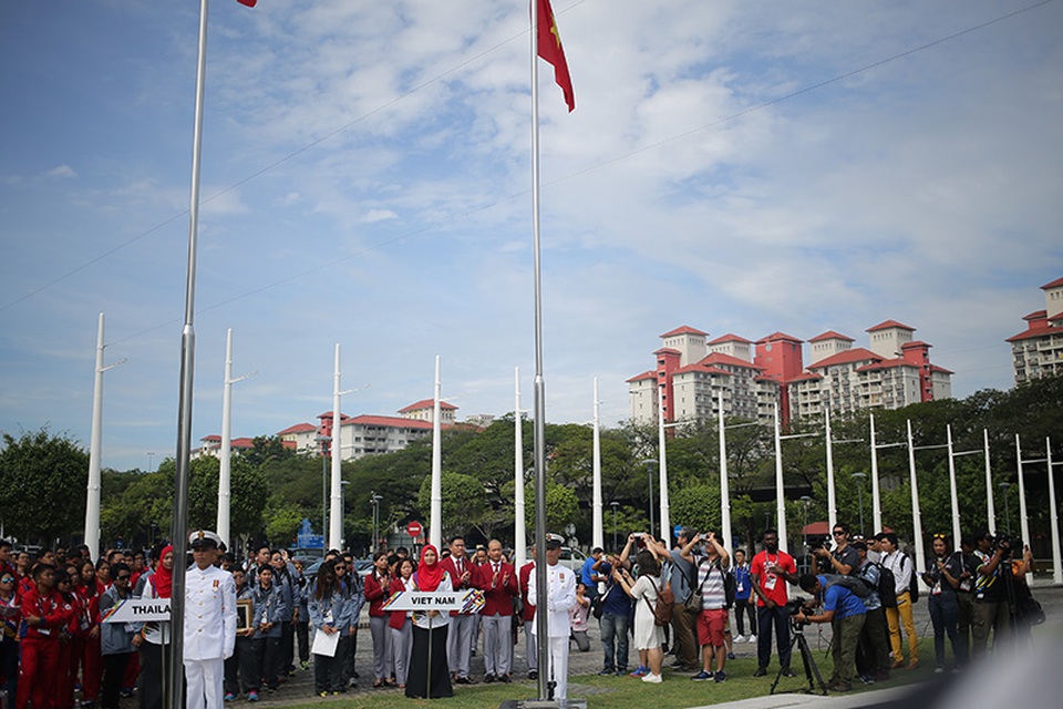 Quốc kỳ Việt Nam tung bay tại SEA Games 29 - 3 Quốc kỳ Việt Nam tung bay tại SEA Games 29