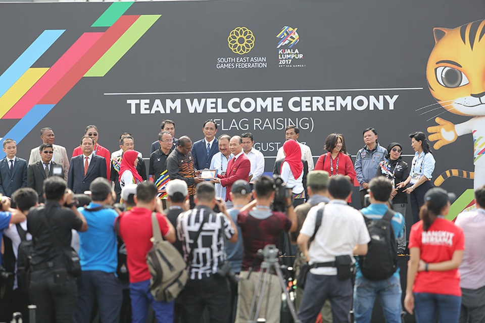 Quốc kỳ Việt Nam tung bay tại SEA Games 29 - 1 Quốc kỳ Việt Nam tung bay tại SEA Games 29 - 1