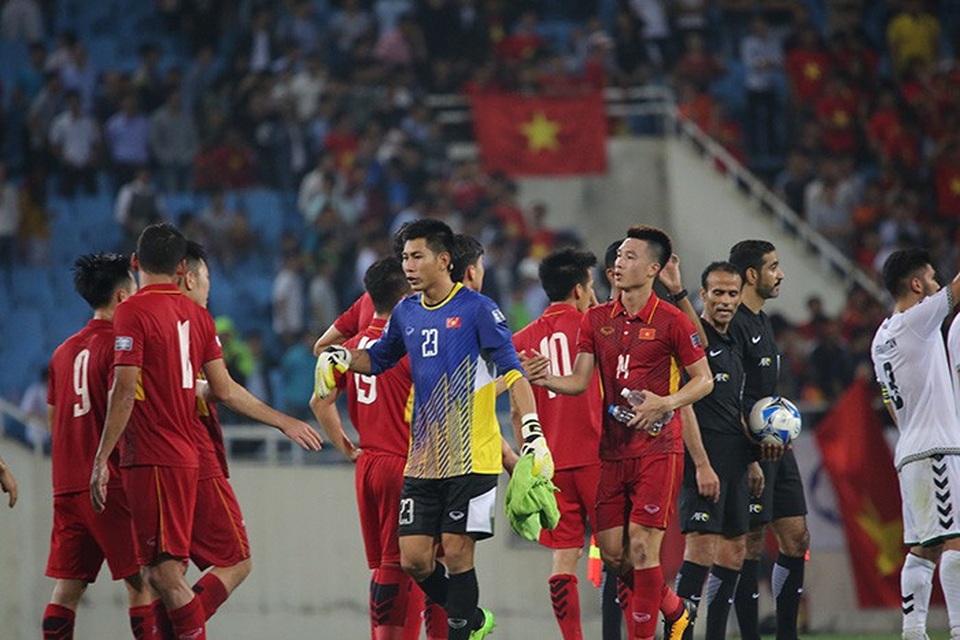 Cung bậc cảm xúc của HLV Park Hang Seo trong ngày giành vé dự Asian Cup - 10
Việt Nam cùng Jordan là hai đại diện ở bảng C giành vé dự Asian Cup 2019
