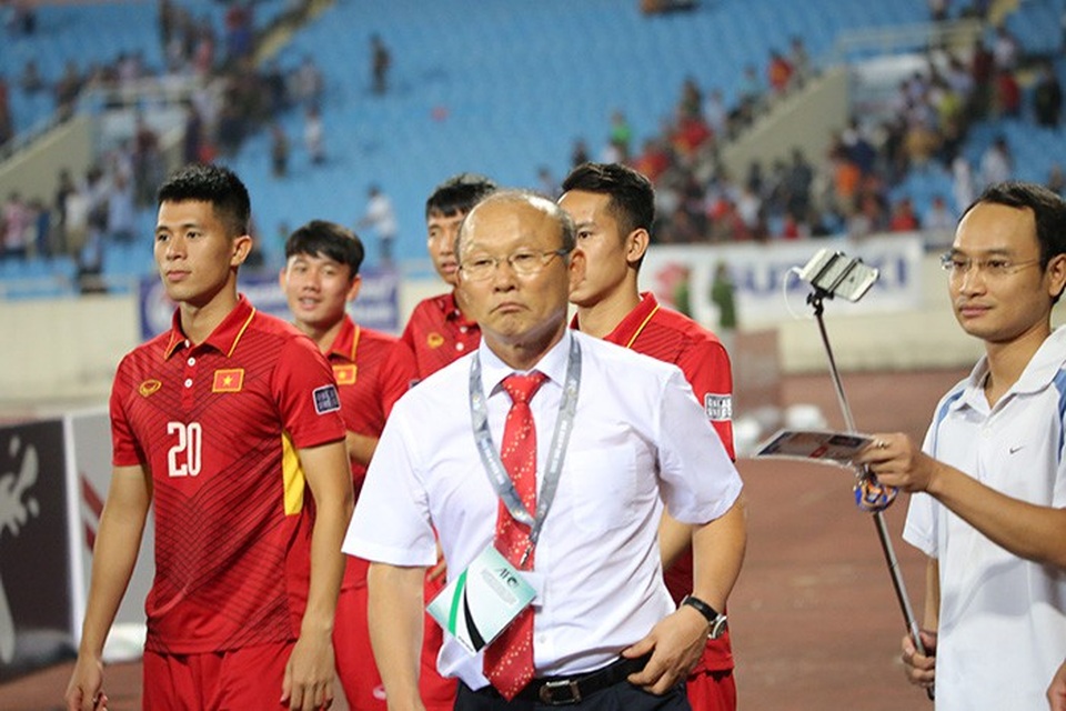 Cung bậc cảm xúc của HLV Park Hang Seo trong ngày giành vé dự Asian Cup - 8
HLV Park Hang Seo hoàn thành mục tiêu đưa đội tuyển Việt Nam giành vé dự Asian Cup 2019