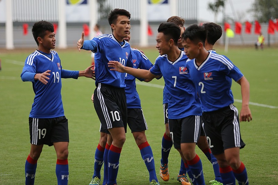 Giám đốc Ryan Giggs khen U15 PVF sau trận thắng U15 Stoke City - 9
U15 PVF ăn mừng bàn thắng