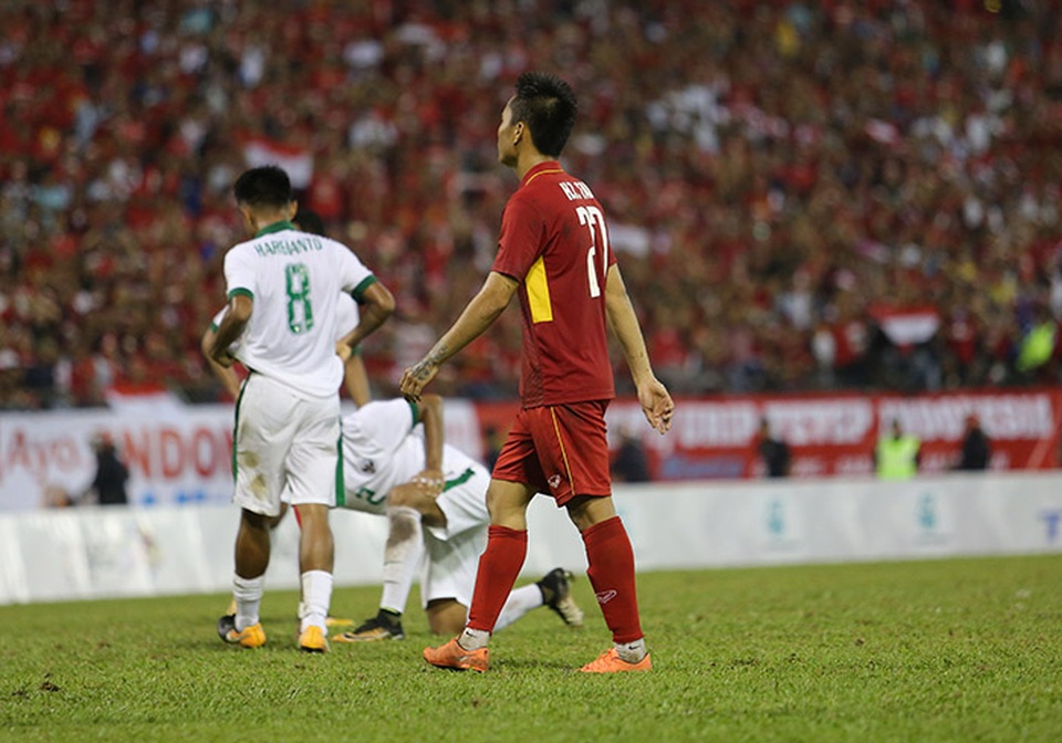 Hoà U22 Việt Nam, cầu thủ Indonesia quỳ xuống sân, ăn mừng như vô địch - 8 Hoà U22 Việt Nam, cầu thủ Indonesia quỳ xuống sân, ăn mừng như vô địch - 8