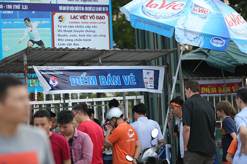 Vé chợ đen trận U23 Việt Nam-U20 Argentina ế ẩm trước giờ bóng lăn - 4
Lượng khán giả vào sân trước 1 tiếng đồng hồ không cao