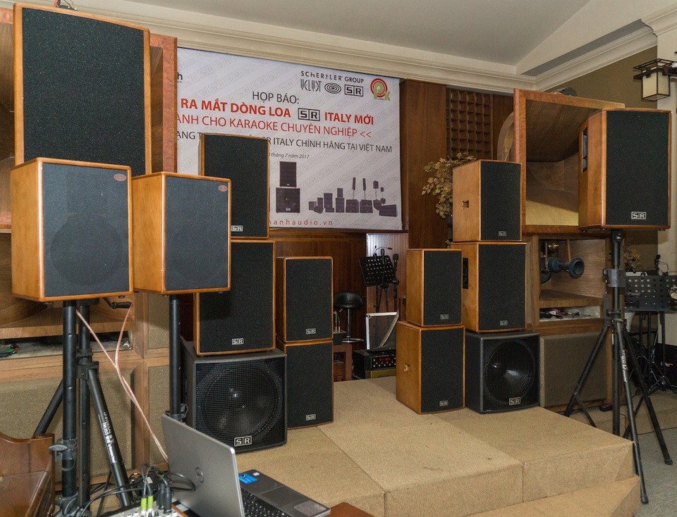 Thương hiệu loa Thụy Sĩ ra mắt bộ đôi loa karaoke chuyên nghiệp tại VN - 2 Road F15P