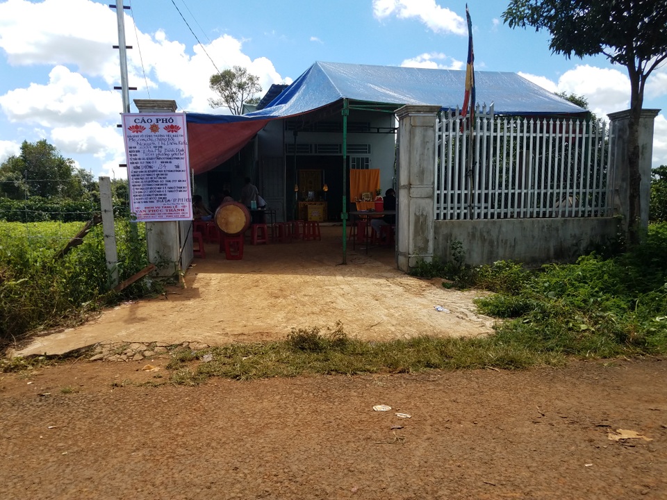 Nghi án giết vợ bằng 36 vết đâm, rồi bỏ trốn - 1
Căn nhà nơi xảy ra vụ án