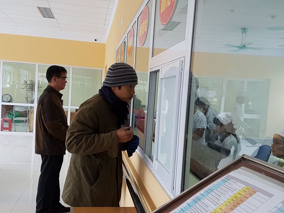 Áp giá viện phí mới với người chưa có thẻ BHYT trong năm 2017 - 1
Trong năm 2017, giá viện phí sẽ được áp dụng chung với hai đối tượng có thẻ và không có thẻ BHYT. Ảnh: H.Hải