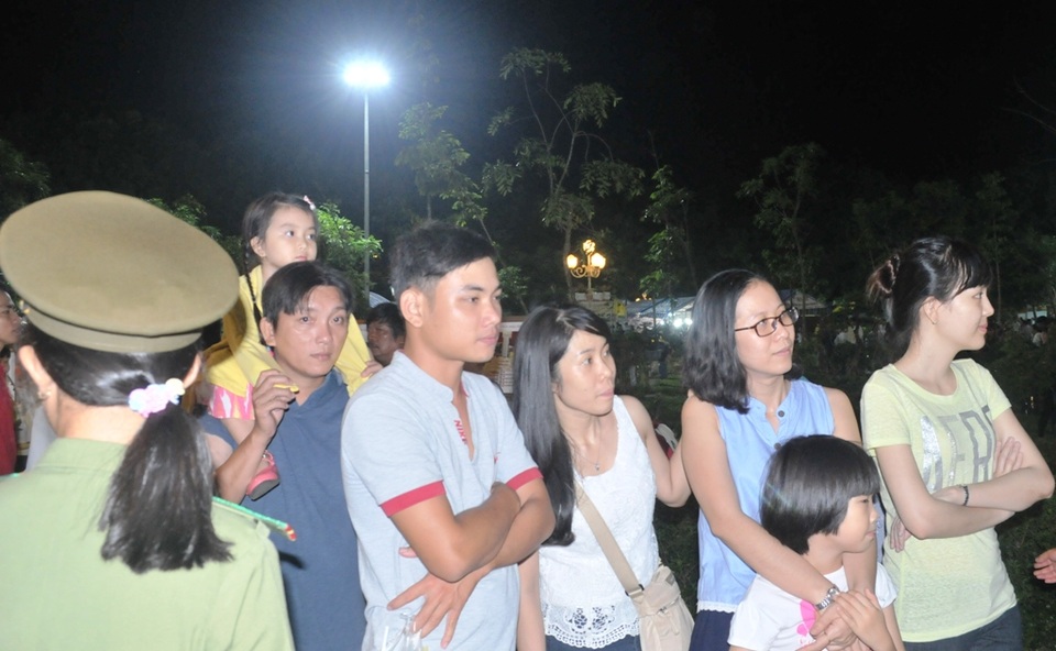 Trong đêm khai mạc Tuần lễ Du lịch Đồng Tháp đã thu hút hàng nghìn lượt người dân trong và ngoài tỉnh đến xem