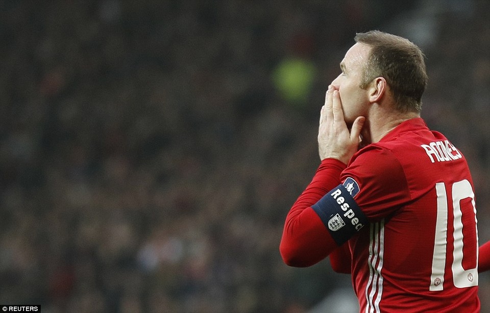 Rooney mở tỉ số, MU thắng "4 sao" trước Reading - 1
Rooney đã quân bình kỷ lục 249 bàn thắng của Sir Bobby Charlton