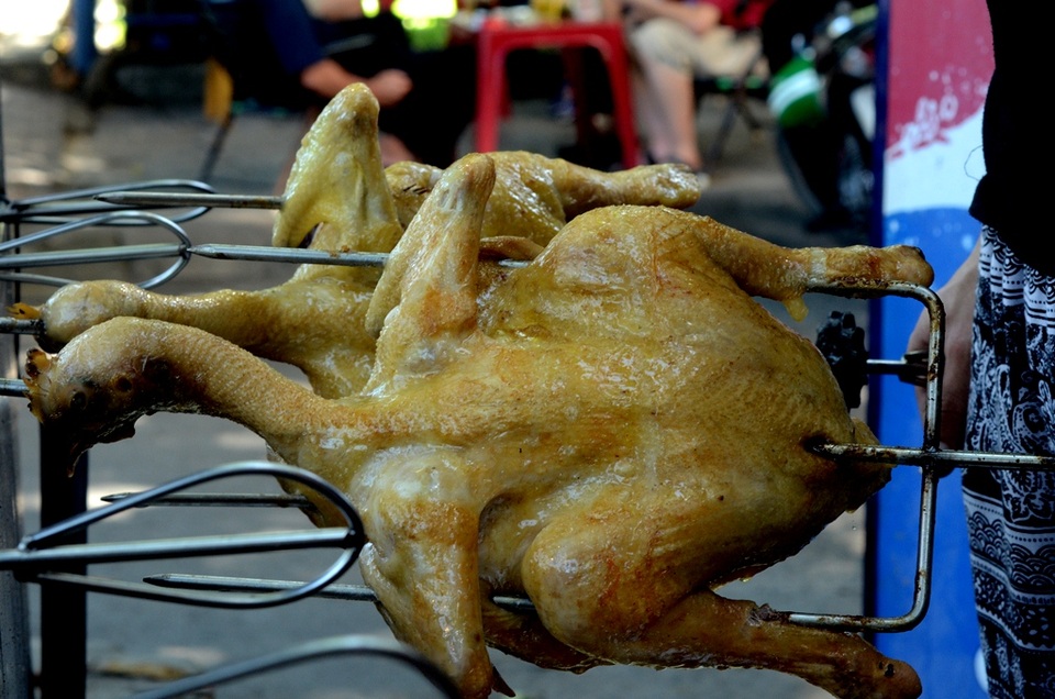 Tết Đinh Dậu "gõ cửa", món gà nướng kiểu Lào... chào sân! - 1 Món gà nướng bẩy-mê-thụt theo kiểu Lào.