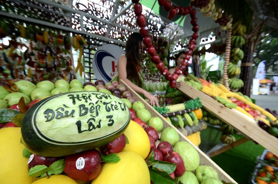 Hội thi đầu bếp trẻ - lần 3, do Sở Giáo dục và Đào tạo TPHCM cùng các đơn vị đồng hành tổ chức. Lần thú 3 này, ban tổ chức muốn truyền đạt thông điệp dành cho giới trẻ hãy quan tâm và bảo vệ môi trường sống xung quanh, bằng cách dùng những nguyên liệu thiên nhiên từ thực vật để chế biến ra những món ăn ngon, có lợi cho sức khỏe.