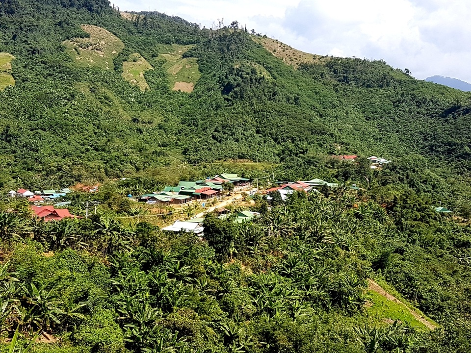 Làng “triệu phú” giữa đại ngàn - 1 Toàn cảnh làng Pà Rum A