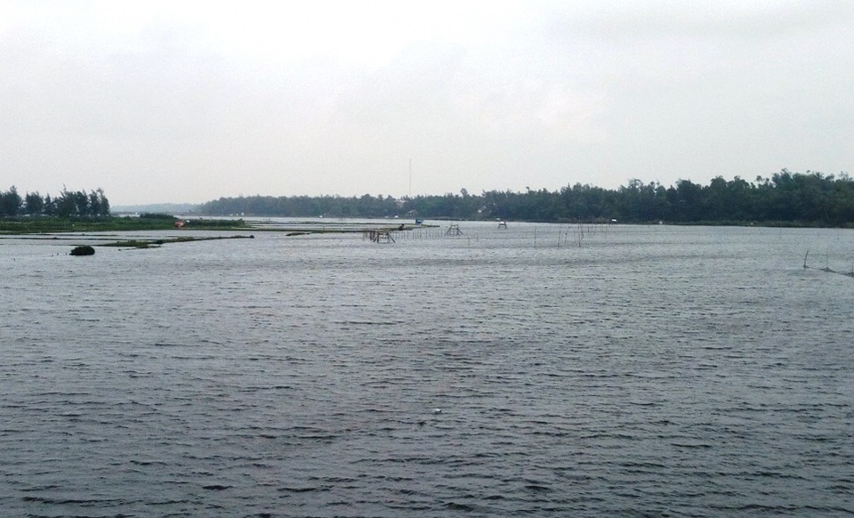 Đi đánh cá trong đêm, hai mẹ con chết đuối do lật thuyền - 1
Đoạn sông Trường Giang, nơi xảy ra hai cái chết thương tâm