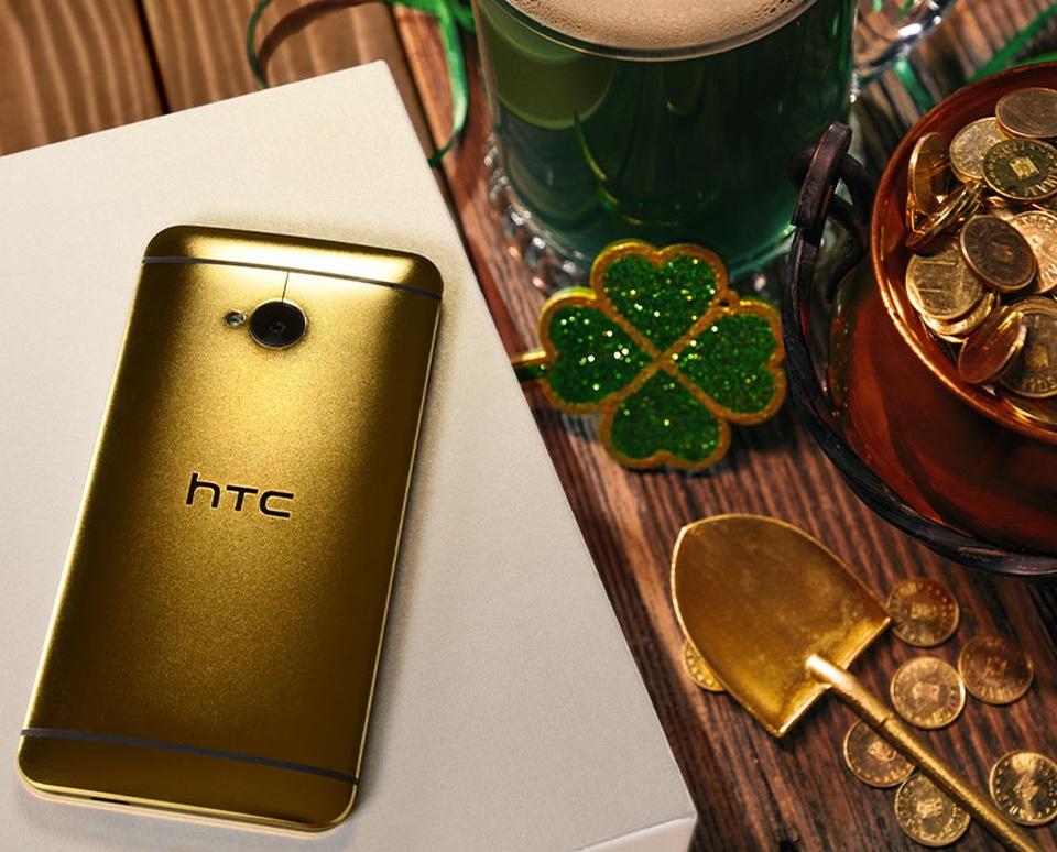 HTC "cho không" phiên bản bọc vàng 24k của smartphone cách đây 4 năm - 1 HTC "cho không" phiên bản bọc vàng 24k của smartphone cách đây 4 năm - 1