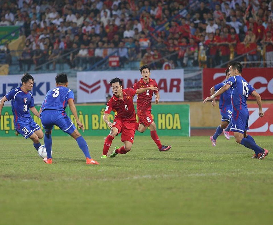 Việt Nam 1-1 Đài Bắc Trung Hoa: Công Phượng lập công - 5
Đài Bắc Trung Hoa thành công với thế trận phòng ngự số đông