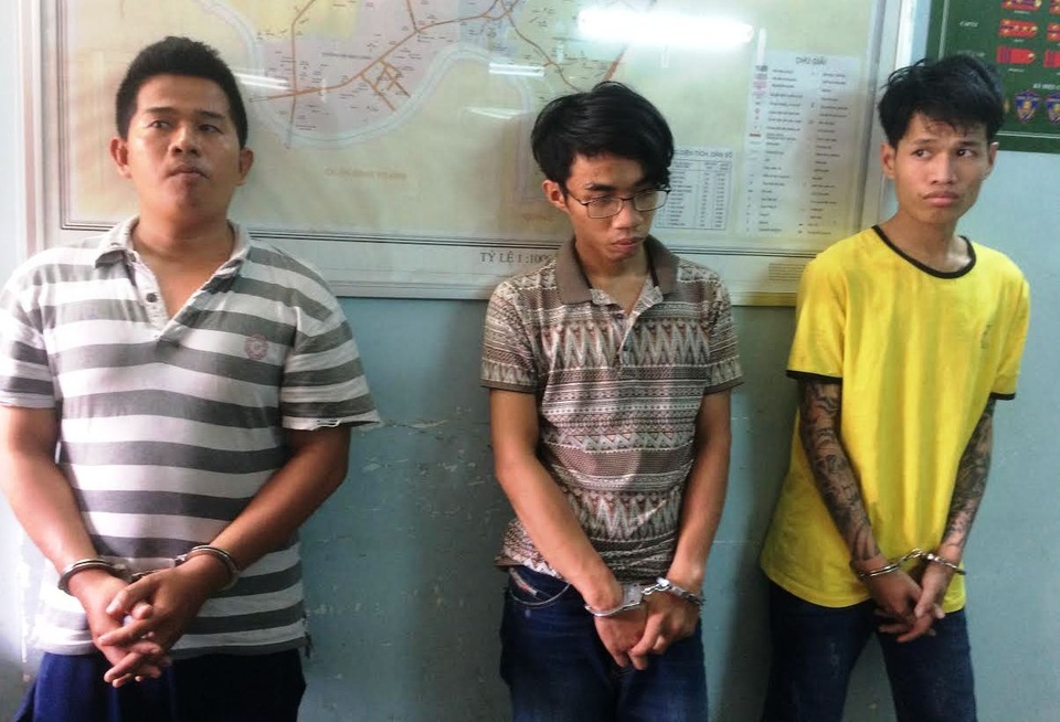 Các đối tượng trong đường dây buôn ma tuý có súng vừa bị Công an Thủ Đức triệt phá.