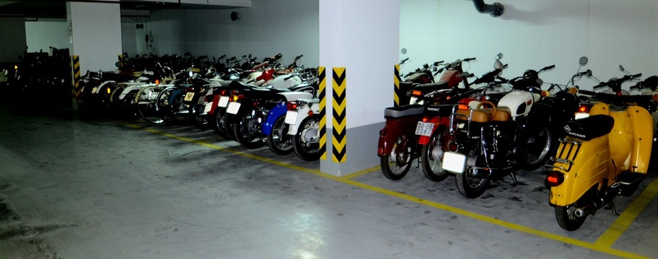 Ngắm bộ sưu tập xe cổ độc nhất Sài thành - 1 Một góc hầm xe chứa bộ sưu tập của anh Giang và anh Long.