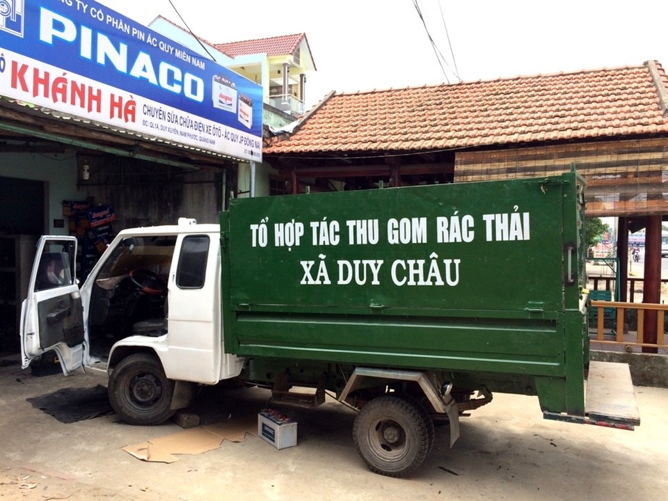 Quảng Nam: Xã xây trạm xử lý rác không phép! - 1 Xe thu gom rác thải ở xã Duy Châu do tư nhân mua sắm