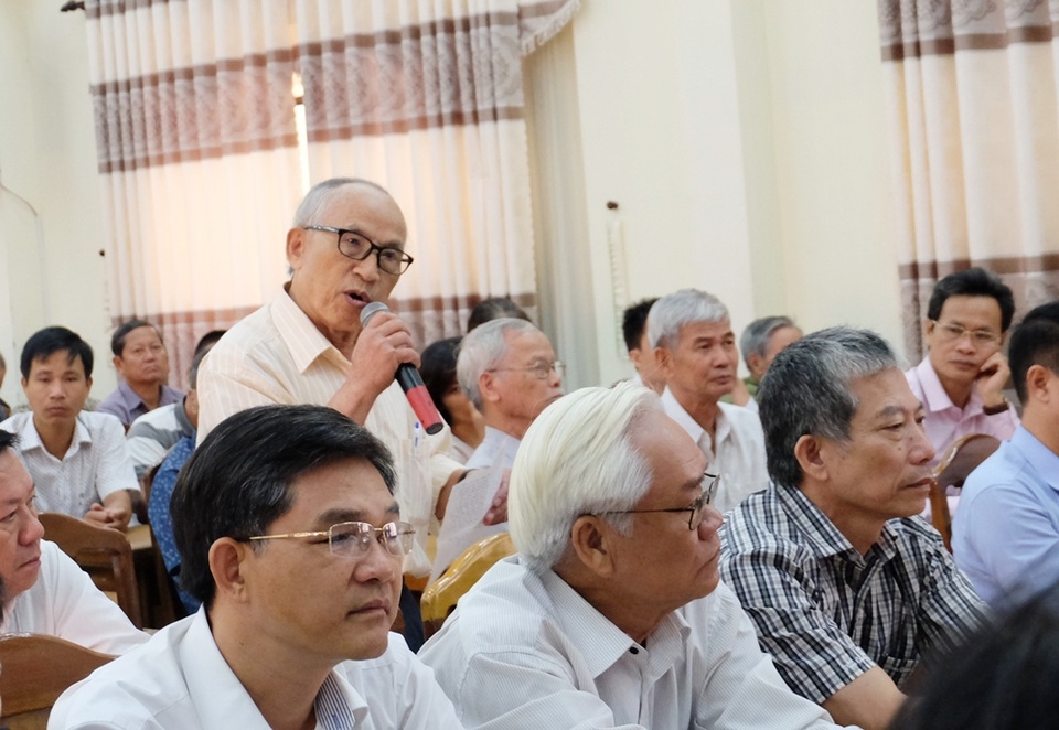 Nguồn cát xây dựng khu đô thị quốc tế Đa Phước có bất minh? - 3 Cử tri Đà Nẵng đặt nhiều câu hỏi bày tỏ băn khoăn, bức xúc trong buổi tiếp xúc với đoàn ĐBQH thành phố