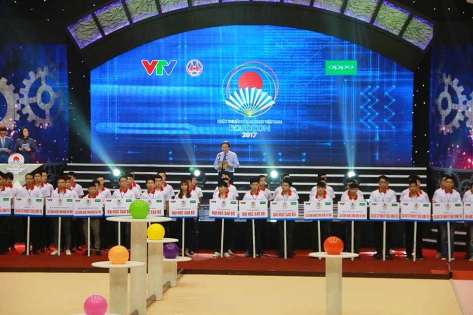 Khởi tranh chức vô địch “chinh phục đĩa bay” cuộc thi robocon 2017 - 1 Lễ khai mạc vòng chung kết Cuộc thi sáng tạo Robot Việt Nam 2017 đã diễn ra tối 9/5 tại Ninh Bình.